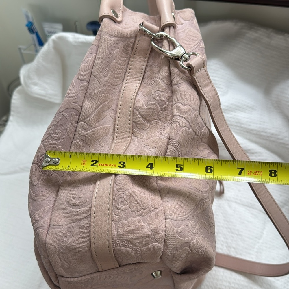 NWT Pink Leather Floral Embossed Shoulder Crossbody Bag Made in Italy - Picture 6 of 13
